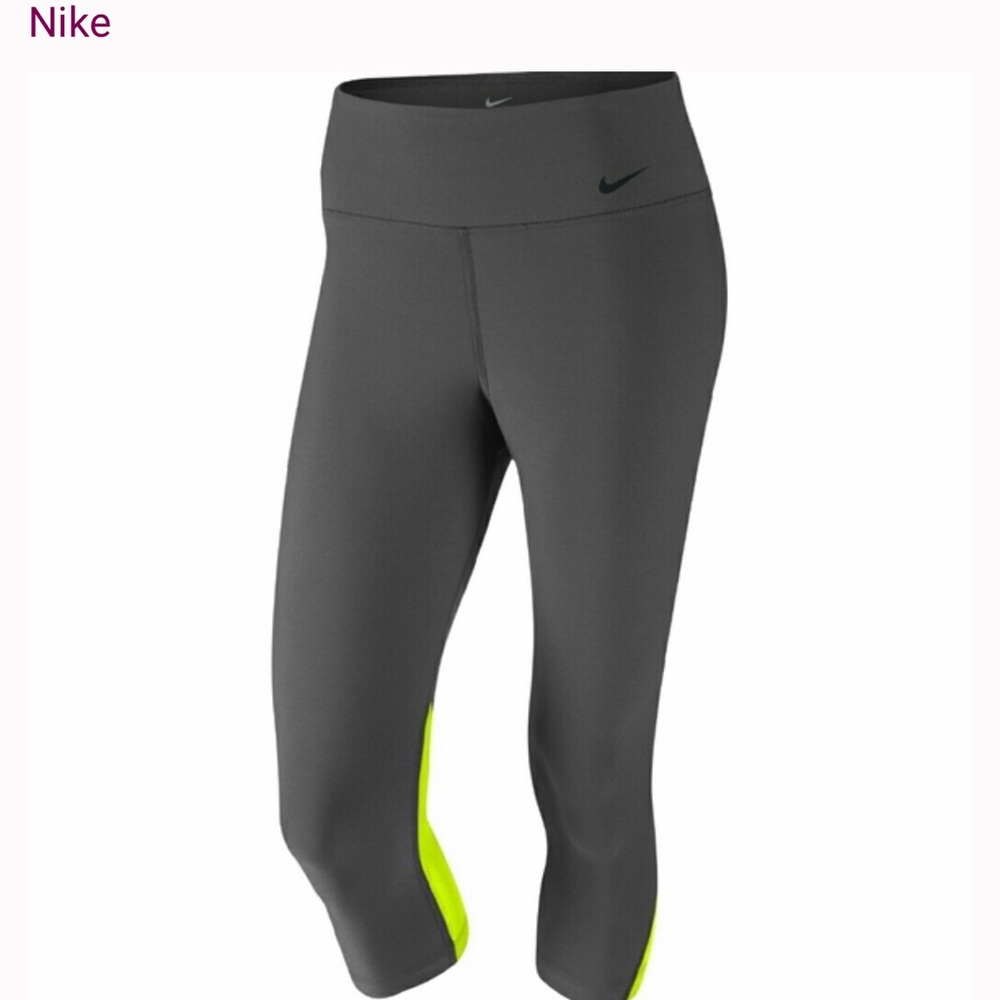 Nike dri- fit capri leggings XS
